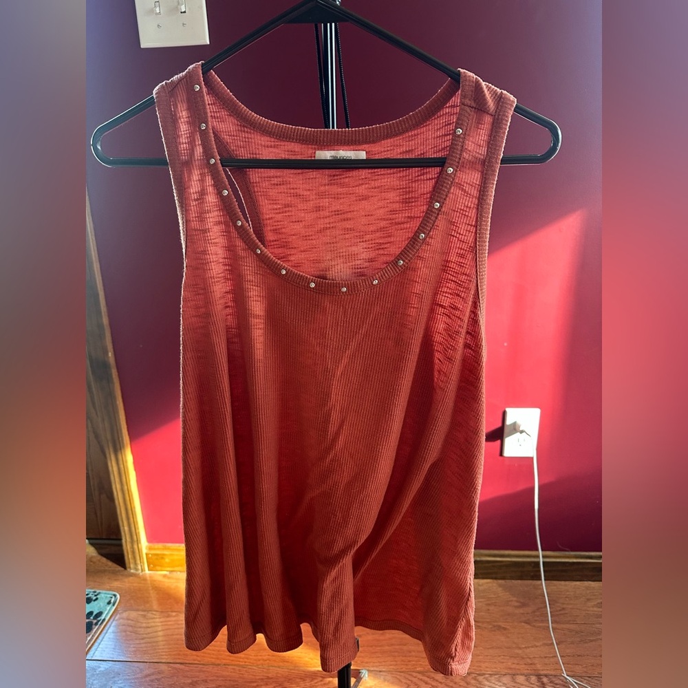 Large Maurice’s tank top